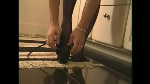 Play MP4 - Stunning blonde Nikki Sinn gets her asshole fucked after great blowjob