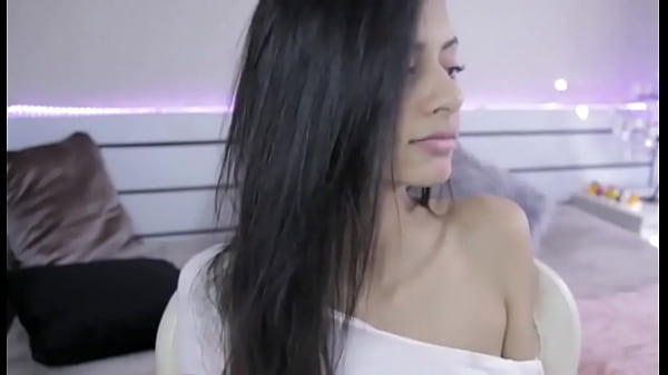 Wild Emmi teasing you with my sexy boobs_nice pussy