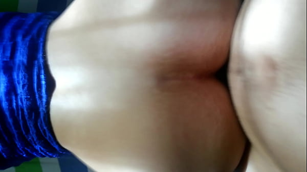 Probando el culito de mi novia 