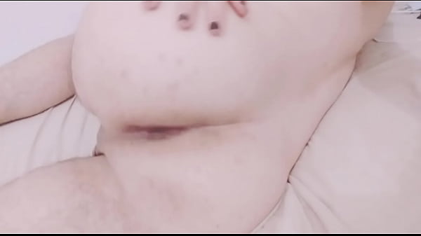 branquinho mostrando cuzinho 