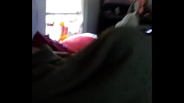 Play MP4 - My bitch giving me some head