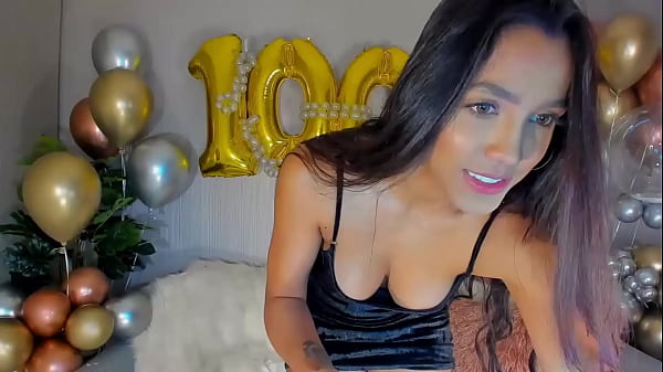 Amazing Latina withwith green eyesAmelia_Johnson_plays with herself