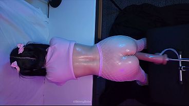 Nonton Asian Pussy Getting Trained With A Fuck Machine All Night Long thumbnail