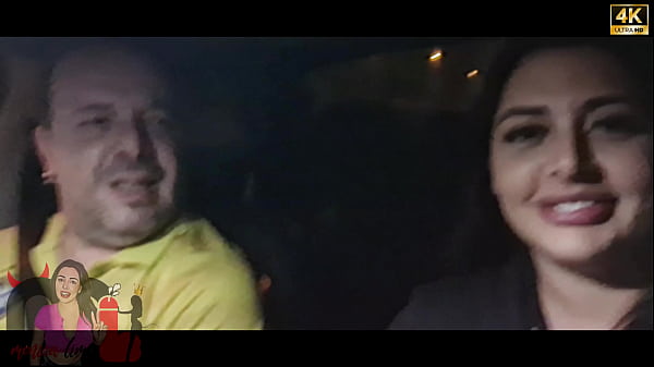 Play MP4 - Um seguidor de Goi&aacute;s fez uma escala do v&ocirc;o de madrugada no aeroporto de Cumbica&comma; me avisou e mandou a foto da rola e claro que mandei meu corno me levar correndo para eu sentar na tora dele&period;