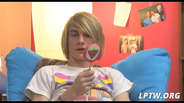 Gay guy getting a bj