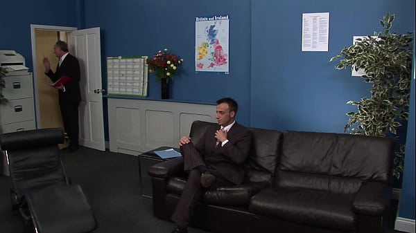 Nonton Stacey Saran Introduces Bodied Secretary Dani Amour To Her New Bosses thumbnail