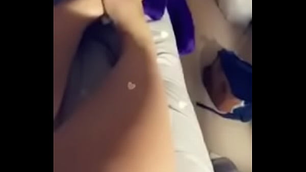 Rachelle shows off her feet