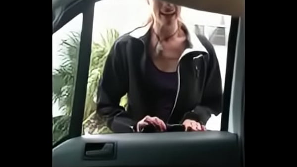 Play MP4 - exhibitionist receives help proposal from a passerby and cum in front of her