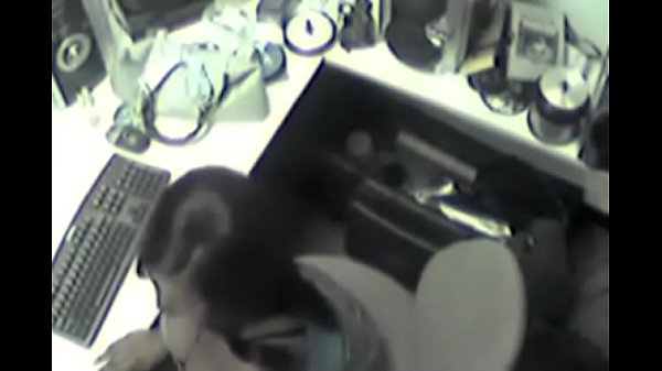 Play MP4 - Bored secretary spied as she masturbates