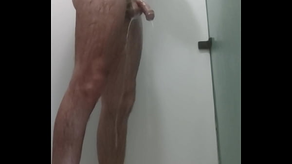 Ejacmanfrance sous la douche ducamping