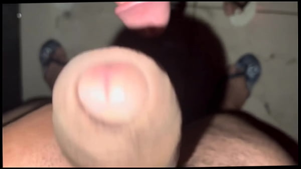 Fodendo O Trabalhador Dentro Do Quarto Escuro De Um Cinema Porn&ocirc;. thumbnail