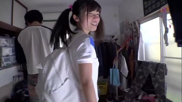 Play MP4 - 私はパパとお兄ちゃんの操り人形。貧乳パイパンまみちゃん