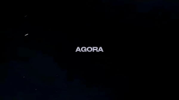 Nonton Hot Young Brunette With A Well-endowed Bodybuilder. thumbnail