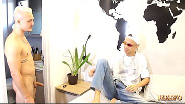 O Meu Parceiro Tomou Banho De Porta Aberta E Fiquei Tes&atilde;o Vendo thumbnail