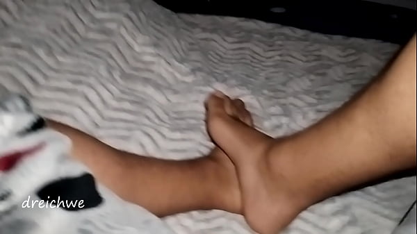 hablando sucio en espa&ntilde;ol con fetiche de pies 