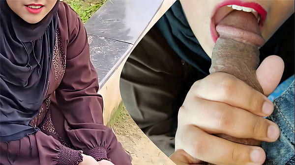 बेचारी मुस्लिम हिजाब लड़की पैसे के लिए पोर्न वीडियो निर्माता से चुद गई thumbnail