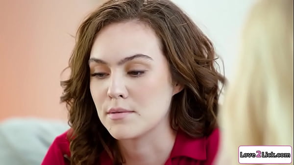 Brunette_electrician fingers a milf cunt