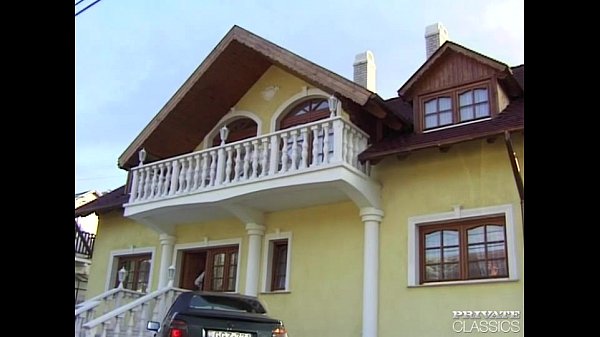 Play MP4 - Magdalena Enjoys Anal Sex in the Bath