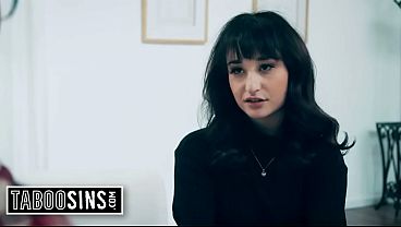 Nonton Latina Babe Returns From Running Away And Demands Stepdad Fuck Her Or She'll Leave Again thumbnail