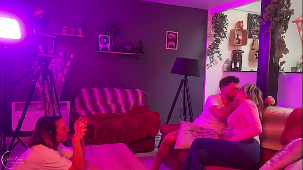 Si tu veux p&eacute;n&eacute;trer notre intimit&eacute; voir comment se passe un tournage entre