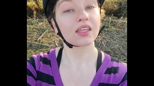 Nonton Trailer : Cavali&ecirc;re Sadique - L&ecirc;che Mes Bottes Sales Mets Toi &agrave; Genou ... thumbnail