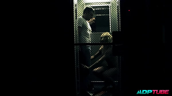 Play MP4 - Follandome en el ascensor al vecino