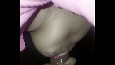 Play MP4 - Invito a mi mejor amiga a ver peliculas y termina mamandome la polla hasta tragarse mi semen&excl;&excl;