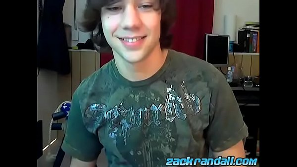 Play MP4 - Zack Randall and Tyler Haycock kissing and blowing big cock