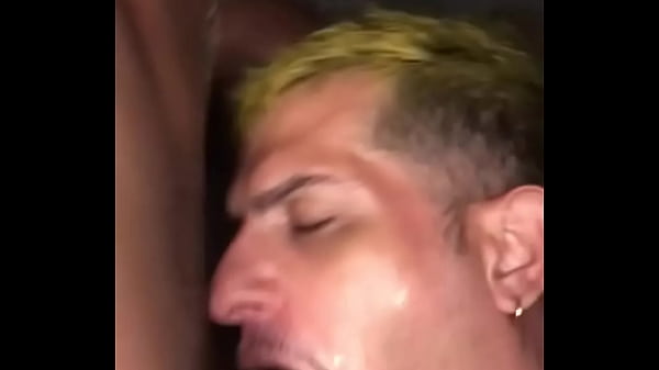 Fui conhecer o interior do RJ e acabei mamando gostoso esse ind&iacute;gena dotado e grosso 