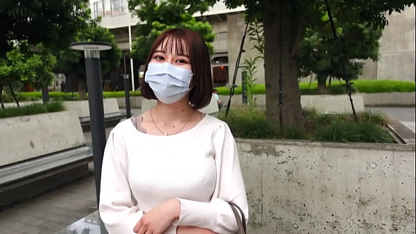 ハプバー通いが趣味のgカップ美乳jd！性欲が強すぎるドmなので、首に昨日の男のキスマをしっかりつけて登場！着衣巨乳が際立つニットで男を誘惑しまくる変態痴女にオジサンチンポねじ込んで中イキさせまくる1 thumbnail