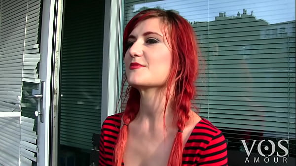 VosAmour girl_Agatha sets the_record straight_on blonde vs redheads