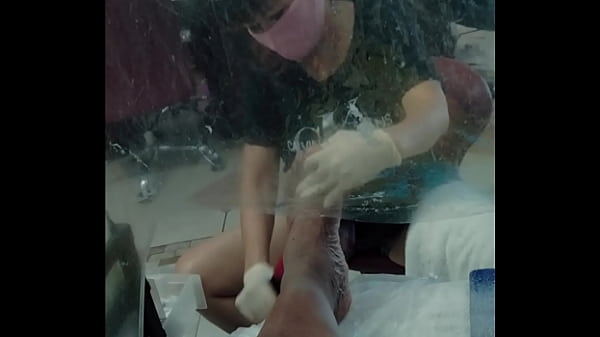 Bikini wax legs and toes 