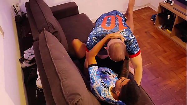 Jogadores De Futebol Numa Bela Brotheragem thumbnail