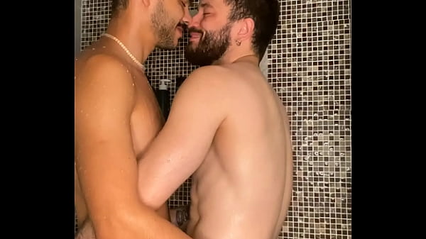 Play MP4 - Banho acompanhado &eacute; bem melhor