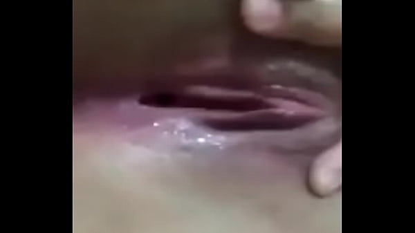 Ella se toca con lo que le digo 