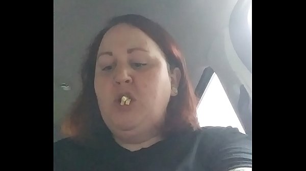 Play MP4 - Chubby bbw eats in car while getting hit on by stranger