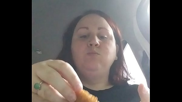 Chubby bbw eats in car whilegettinghit on_by stranger