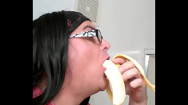 Gwenny can deep throat