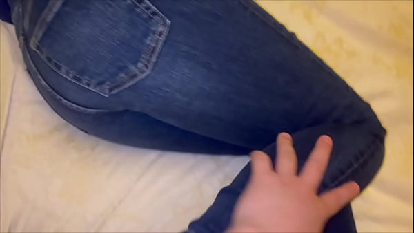 彼氏がかまってくれなくて男友達とラブホで浮気sex。女子大生は色んな男性の臭いちんちんで満たされたい