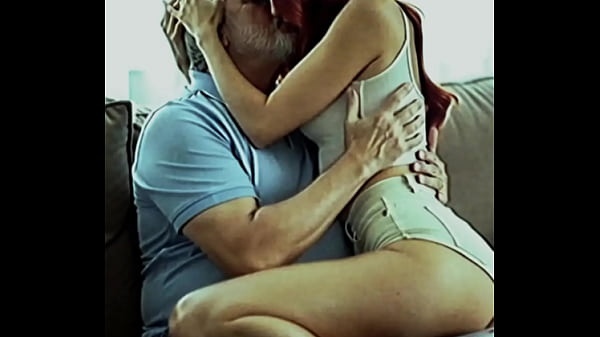 Velho banca novinha q quer tiktoker em troca de sexo