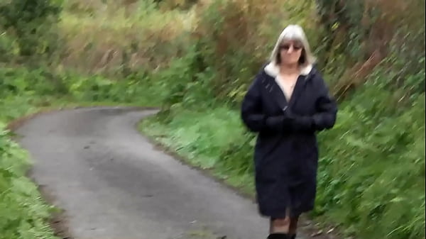 Nonton A Stroll Outside In My Naughty Underwear thumbnail