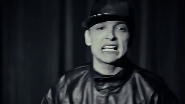 Nonton Intro (video Oficial) thumbnail