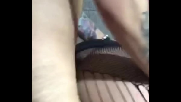 DESPUES DE QUE ME LLEVO AL MAXIMO PLACER POSIBLE DISFRUTO DE VERME TERMINAR Y TAMBIEN DE VER COMO ESCURRIA TODO EL SEMEN QUE DEJO DENTRO DE MI CULO PORQUE ESA ERA LA FANTASIA QUE QUERIA PODER CUMPLIR