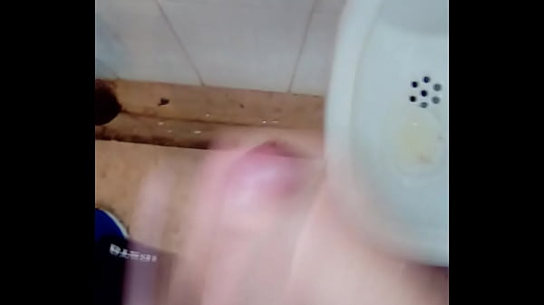 Esporra no wc p&uacute;blico 