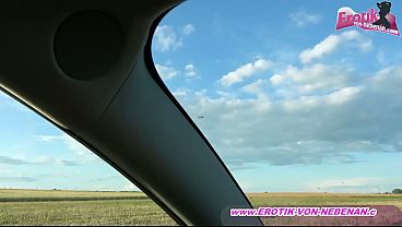 Deutsche Anhalterin Lutscht Dem Taxifahrer Den Penis Im Auto thumbnail