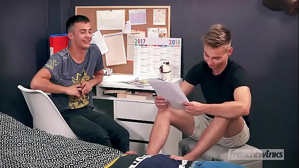 Enzo Lemercier pounds Erwan Lamour&rsquo;s tight ass 