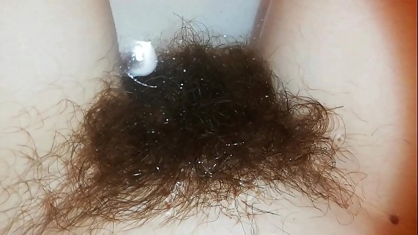Play MP4 - Super hairy bush fetish video hairy pussy underwater in close up