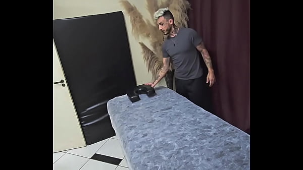 Play MP4 - Fui receber uma massagem relaxante e o massagista me comeu - Assista Completo