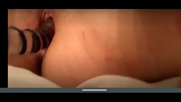 NOVINHA SE MASTURBANDOCOM VIBRADOR