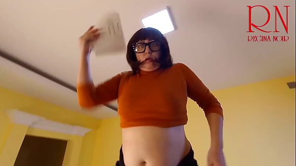 GROW LIKE A TOWER Giant_secretary in the office_The manager guy_is very_surprised by her height_s1